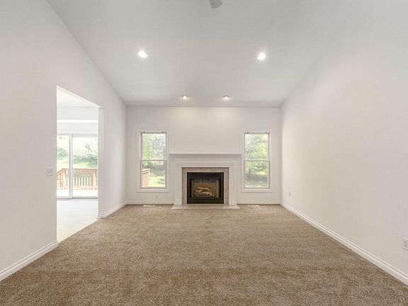 5th image of 3201 Ivy Ln