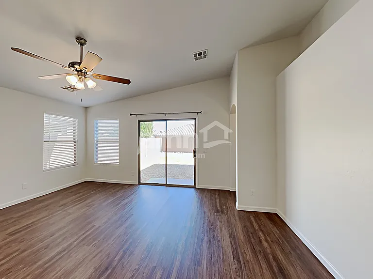 17211 W Watkins St — Photo 5