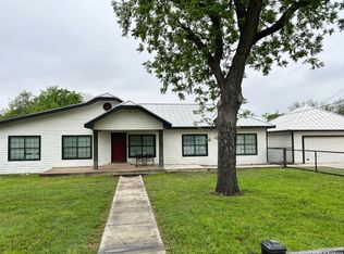 715 N High St, Uvalde, TX 78801