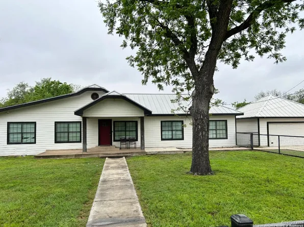 715 N HIGH ST, Uvalde, TX 78801