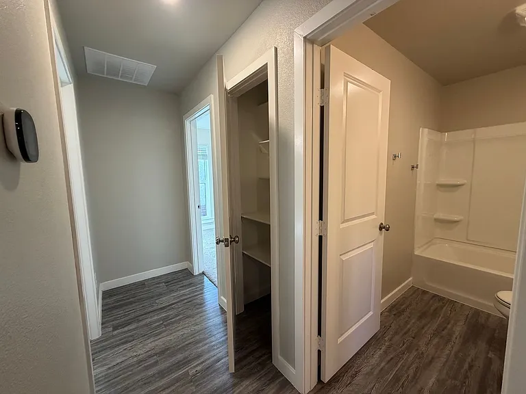 3215 Volney Ave — Photo 17