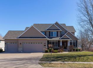 3211 Westminster Rd, Bettendorf, IA 52722