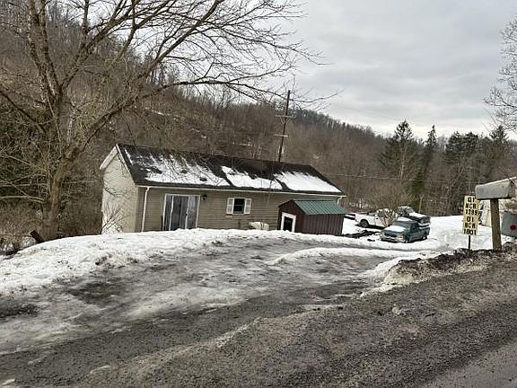 3rd image of 1799 Hillcrest Rd