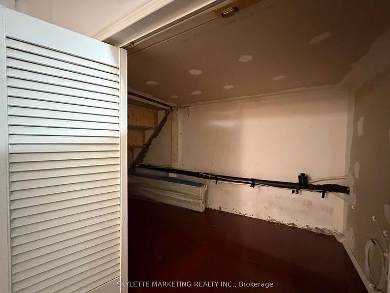 229 Zelda Cres #LOWER — Photo 18