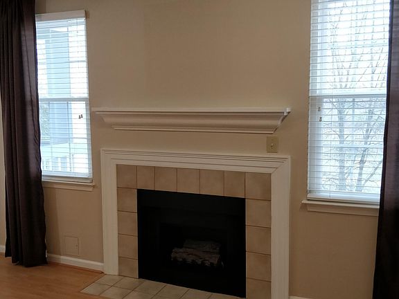 2nd image of 20301 Beechwood Ter Unit 302