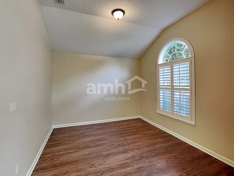1224 Belhaven Ln — Photo 9