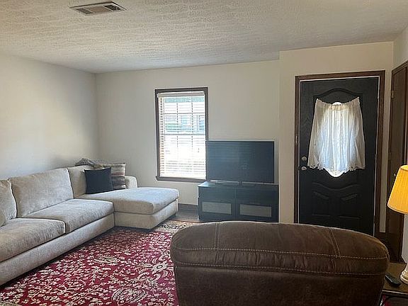 2nd image of 2836 Pine Circle Dr