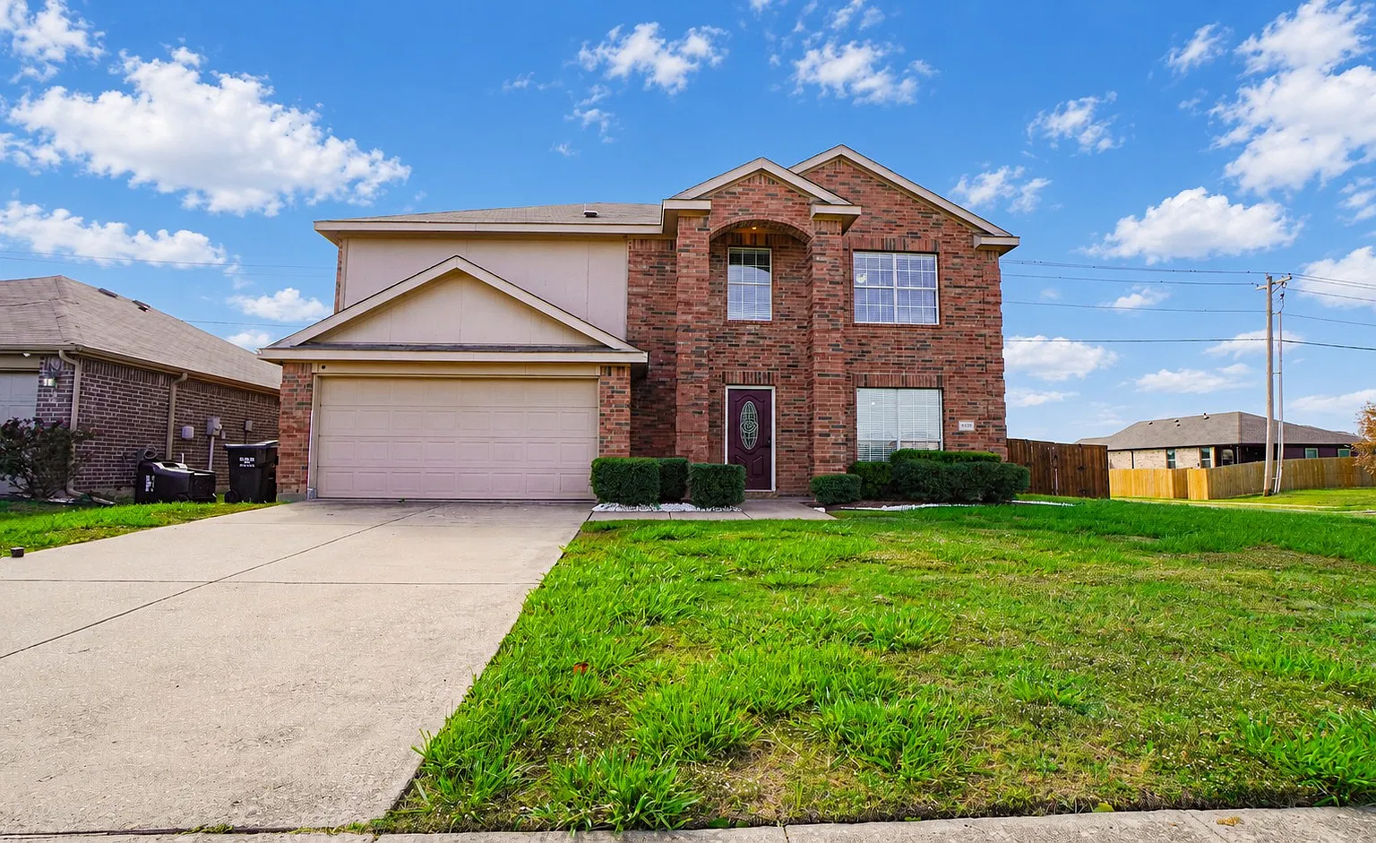 3 bed, 2580 sqft, $2,100 — Photo 2