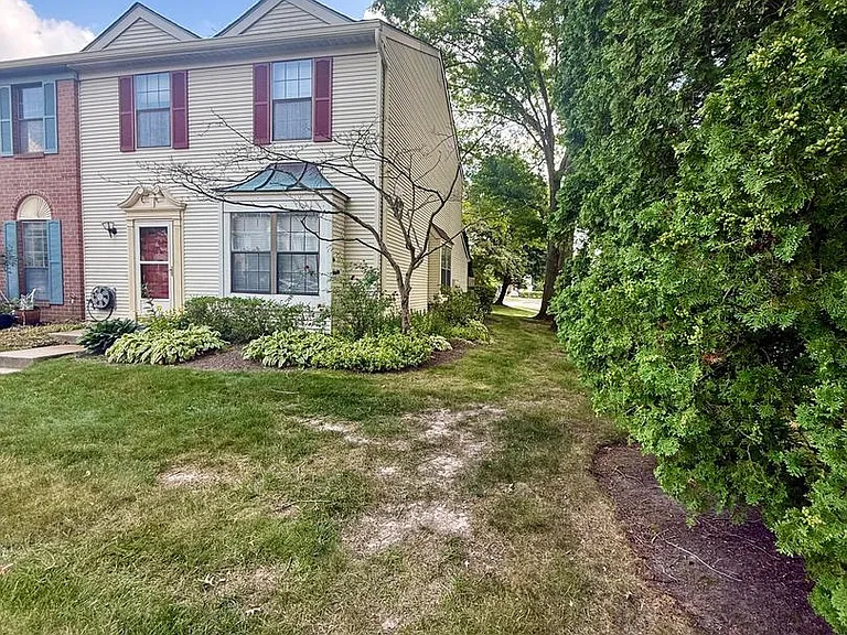 9 Latta Ct — Photo 1