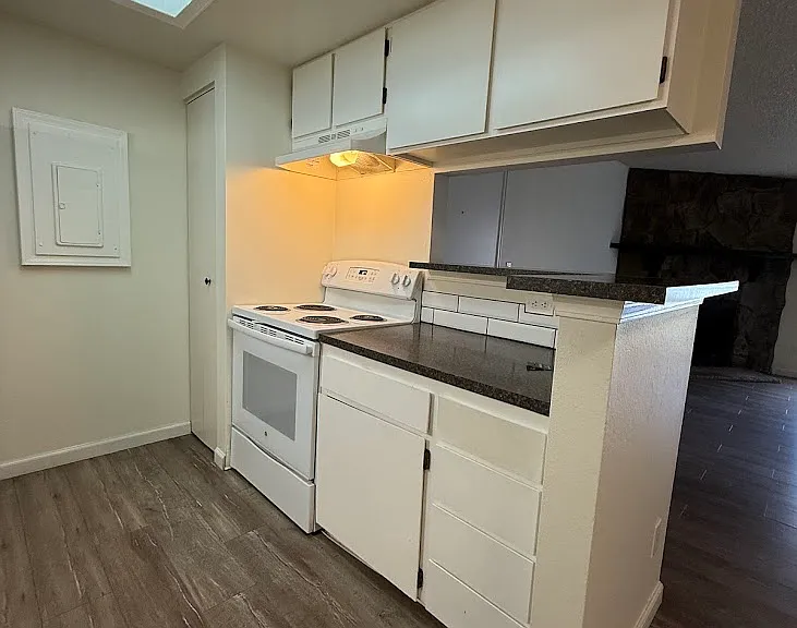 940 S Walden Way #204 — Photo 6