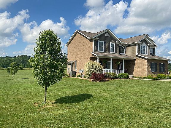 5th image of 215 Cynthia Ann Dr