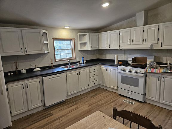 5th image of 272 N Guilford Road