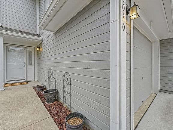 3rd image of 6030 NE Moonstone Dr
