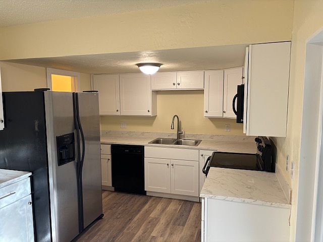 Kitchen with New Cabinets & Appliances