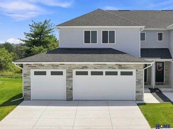 8901 Peregrine Rd, Lincoln, NE 68505