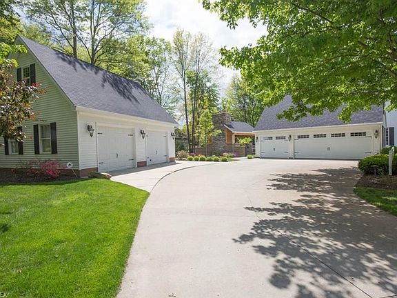 2nd image of 1137 Meadowview Dr