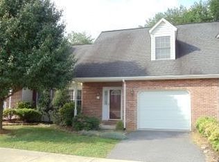 11 Cherokee Ridge Ct, Johnson City, TN 37604