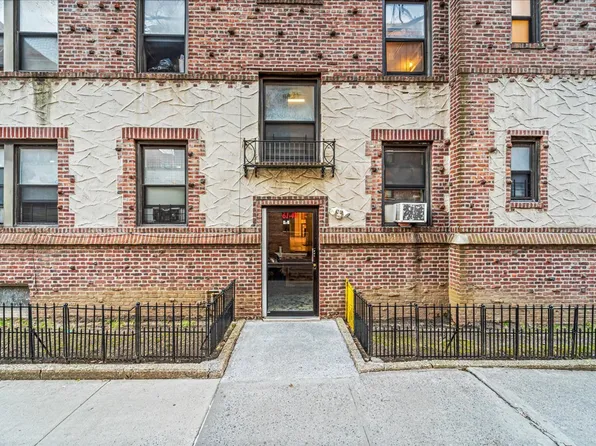 61-40 Saunders Street image 1 of 22