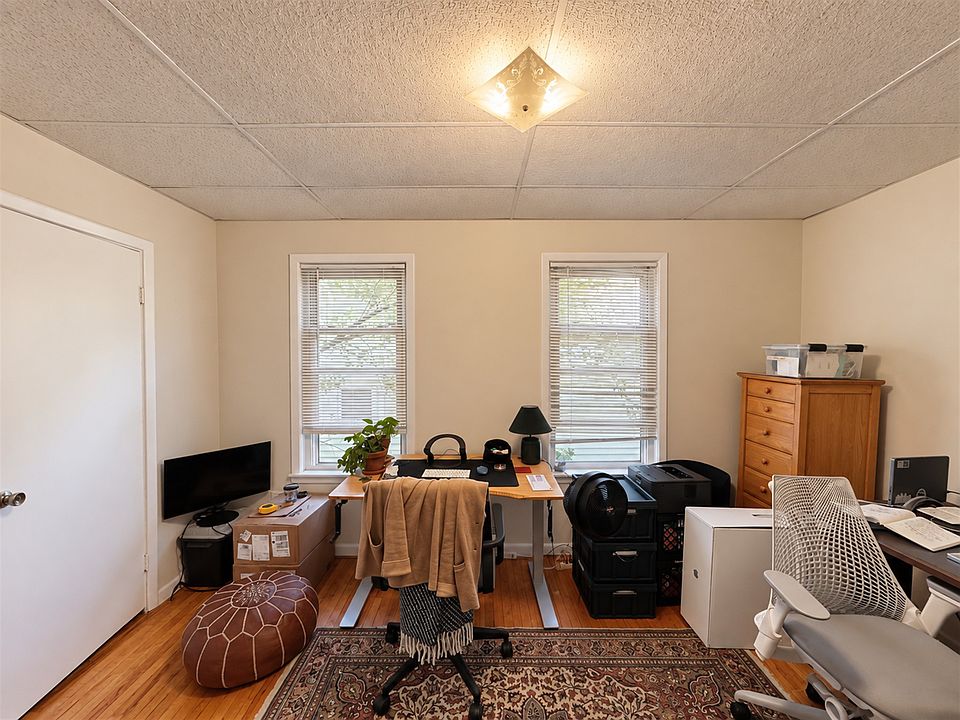 2nd image of 15 Oxford St APT 2