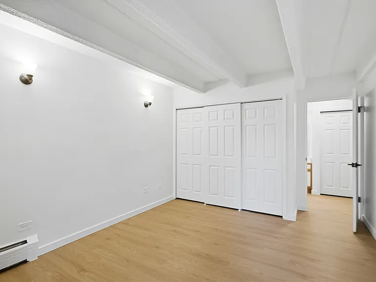 1640 N Detroit St — Photo 37