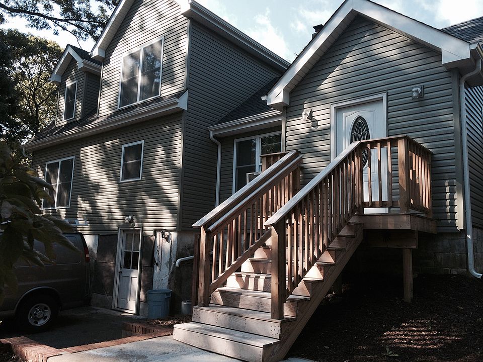 2nd image of 36 Hewlett Dr