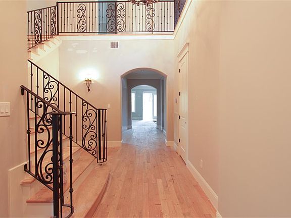 3rd image of 1539 Hewitt Dr
