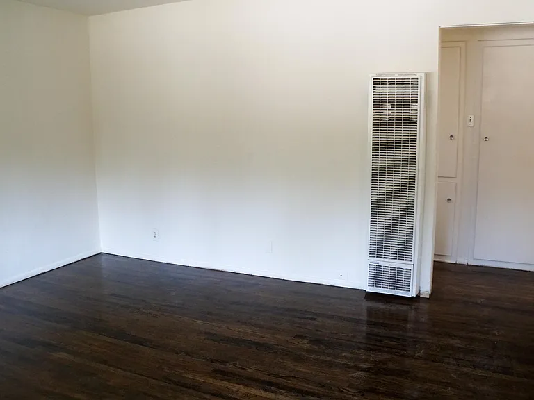 7702 Pickering Ave #F — Photo 6