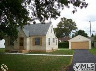 8352 Lillian St, Center Line, MI 48015