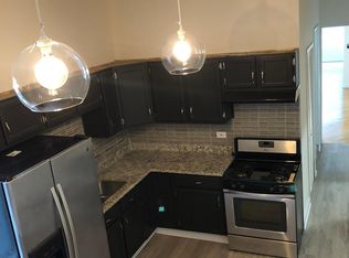 2036 W Coulter St FLOOR 1SR, Chicago, IL 60608
