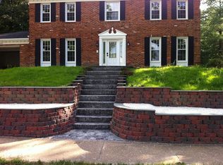 16200 Sunny Knoll Dr, Dumfries, VA 22025