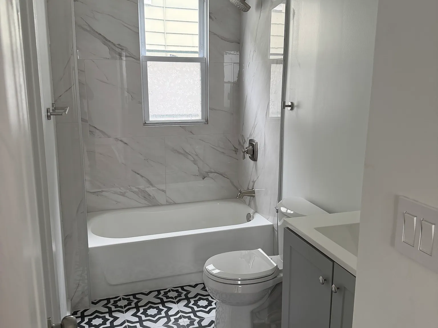 109 Division Ave — Photo 4