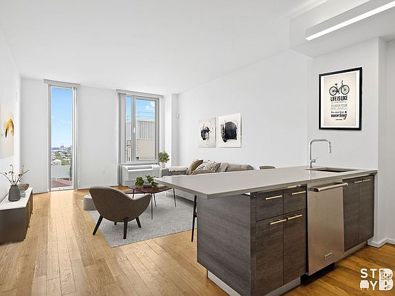 4th image of 172 Montague St #13F