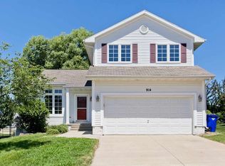 914 71st St NE, Cedar Rapids, IA 52402