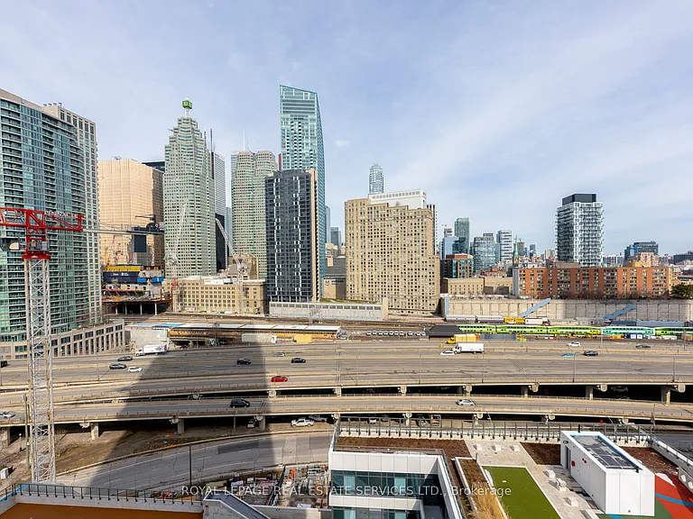 28 Freeland St #1307 — Photo 9