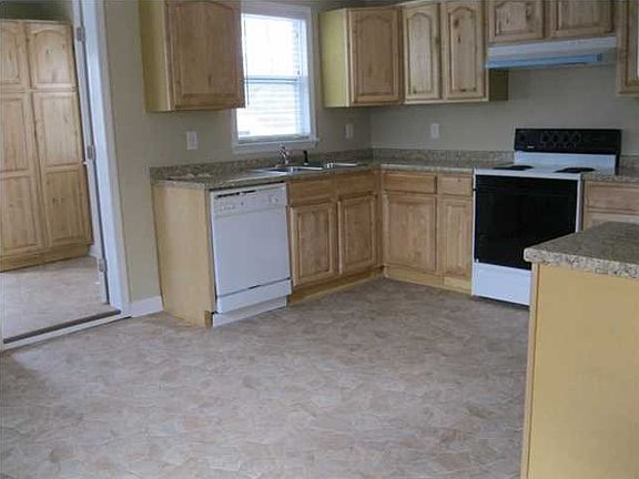 5th image of 1735 Southernwood Dr