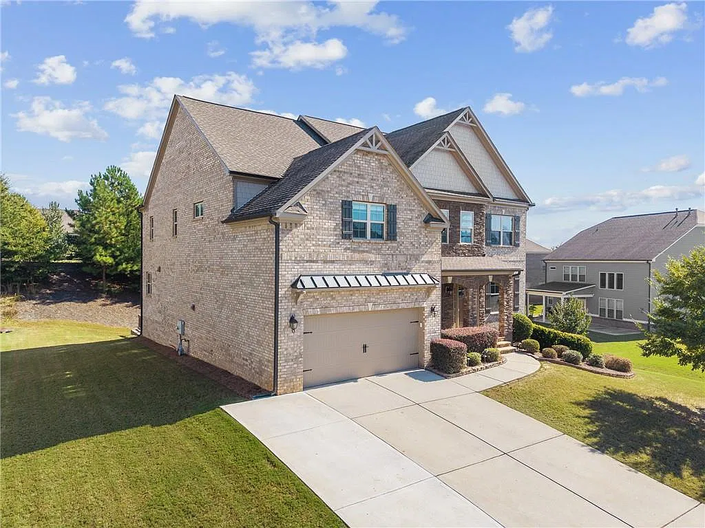 5 bed, 4.0 bath, 4410 sqft, $4,100 — Photo 2