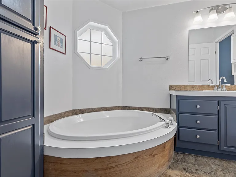 2347 N Chinook Ln — Photo 15