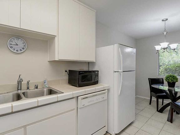 5th image of 185 Union Ave APT 61