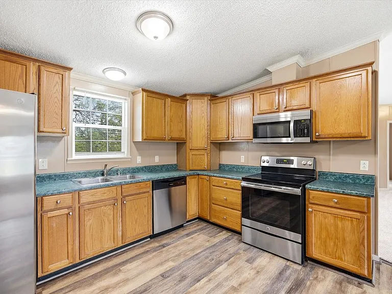 410 County Road 3823 — Photo 8