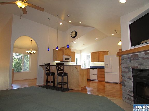 5th image of 70 Rickarla Cir