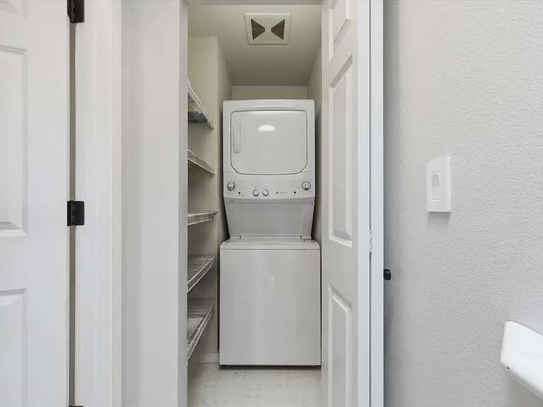 4033A Whitman Ave N — Photo 19