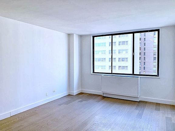 4th image of 200 E 33rd St APT 12F
