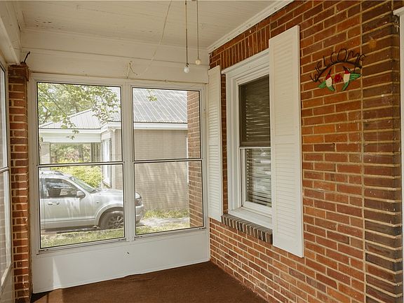 3rd image of 803 S Manning St