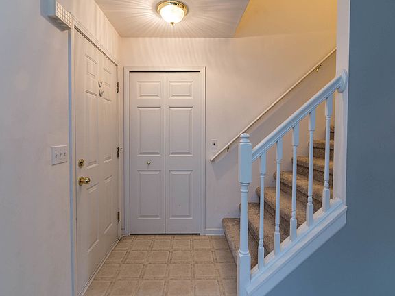 4th image of 8831 Lincoln Dr