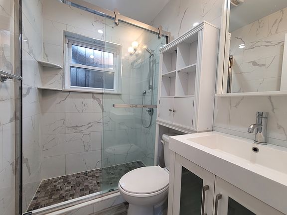 5th image of 2066 48th St #1