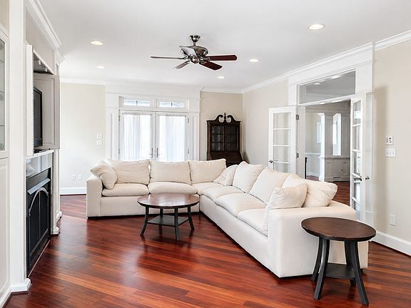 4th image of 109 Bayside Dr