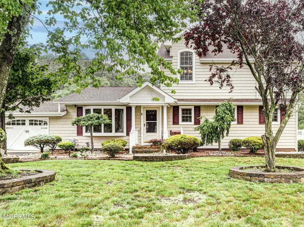 6 Bernad Street, Eatontown, NJ 07724