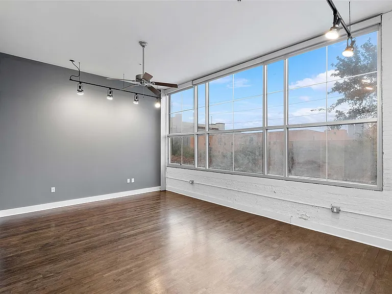 1312 Live Oak St #215 — Photo 9