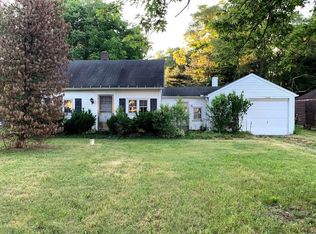 55214 Mayflower Rd, South Bend, IN 46628