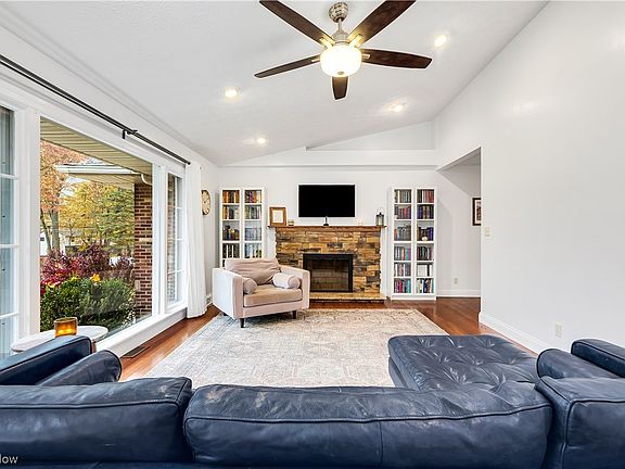 4th image of 2789 Fort Island Dr